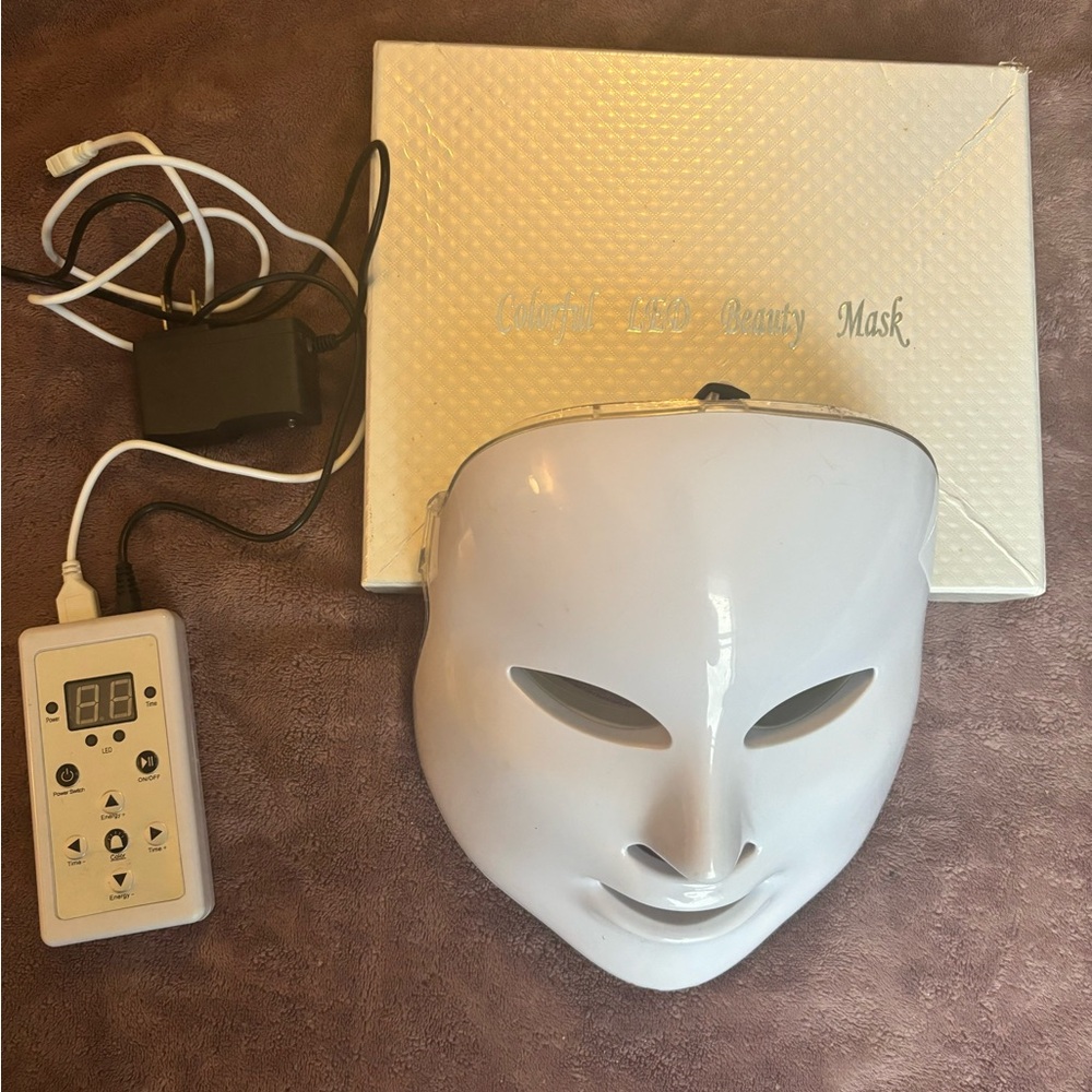 Colourful LED Beauty Mask - Picture 3 of 9